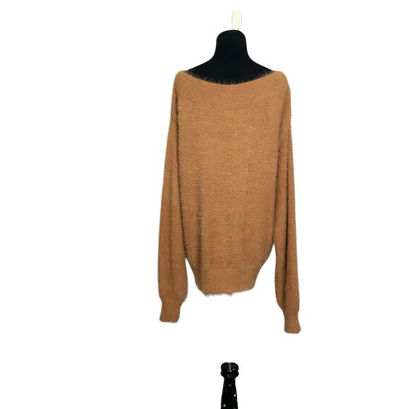 Callahan brown camel long sleeves fuzzy sweater size M - Picture 5 of 9